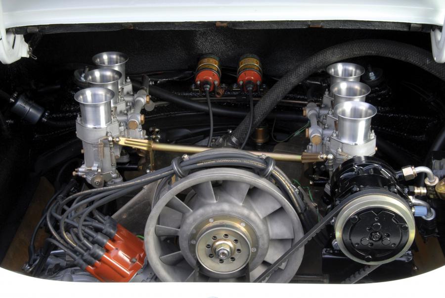  Porsche 911 R Conversion Coupe 1971 года  (фото 15 из 16)